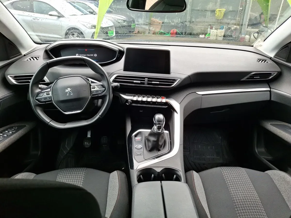 Peugeot 3008 1.2 Active Pack Puretech 4x2 130 Mt6 5p año 2022