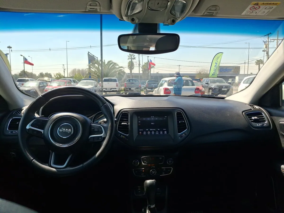 Jeep Compass 2.4 Longitude 4x2 Radio 8.4 9at 5p año 2019