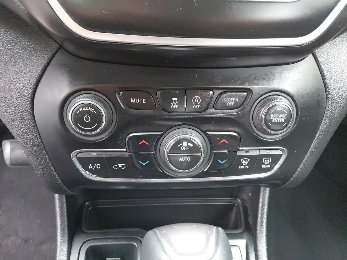 Jeep Cherokee 2.4 Longitude 4x2 At 5p año 2019