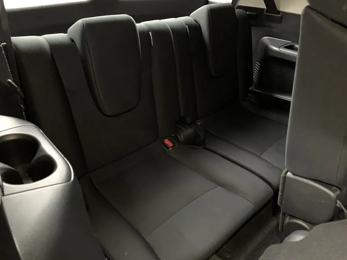 Nissan X-Trail 2.5 Sense Mc 4x2 3row Cvt At 5p año 2021