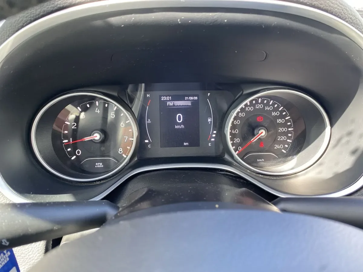 Jeep Compass 2.4 Sport Lx 4x2 6mt 5p año 2019