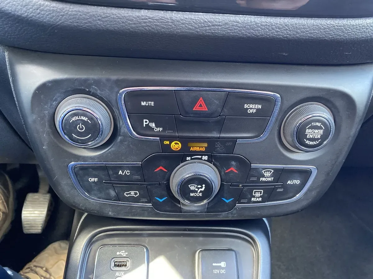Jeep Compass 2.4 Sport Lx 4x2 6mt 5p año 2019