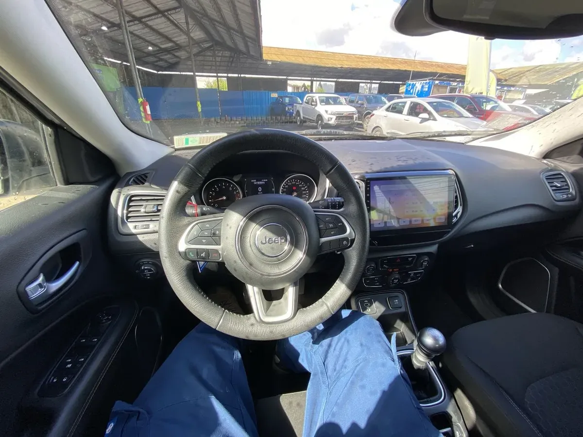 Jeep Compass 2.4 Sport Lx 4x2 6mt 5p año 2019