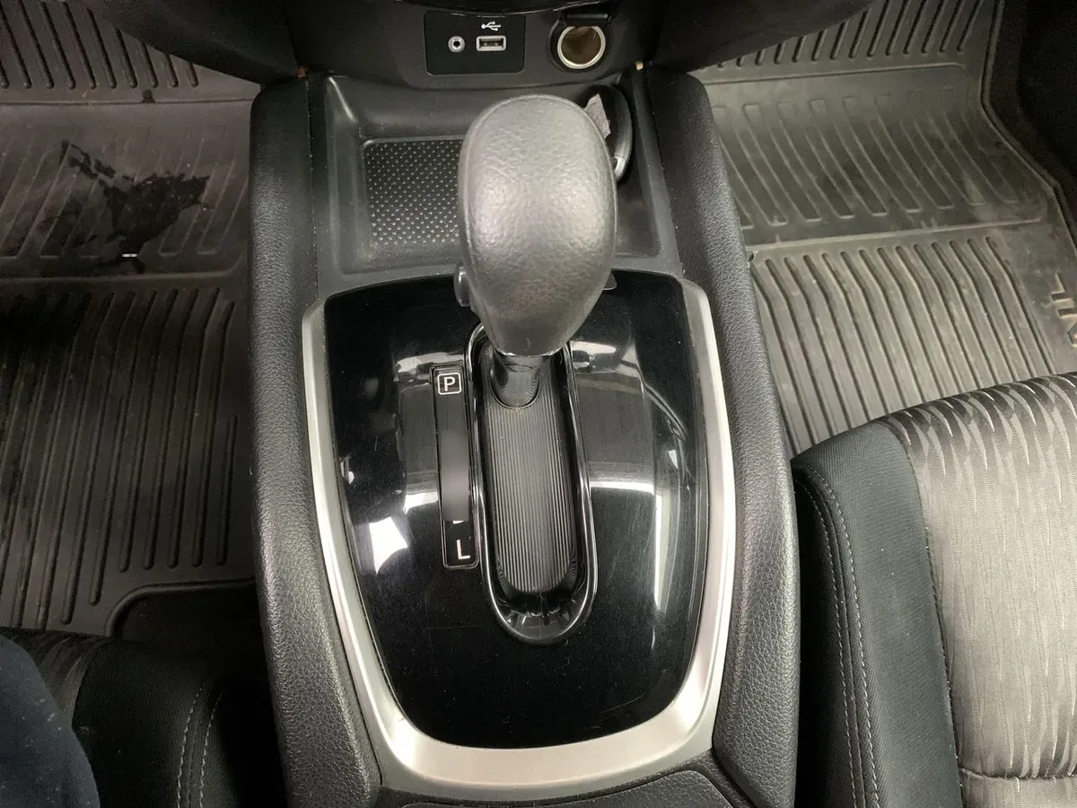 Nissan X-Trail 2.5 Sense Mc 4x2 3row Cvt At 5p año 2021