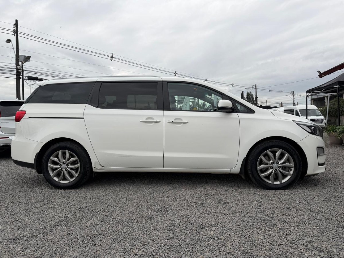 Kia Grand Carnival 2.2 Diesel At8 año 2020
