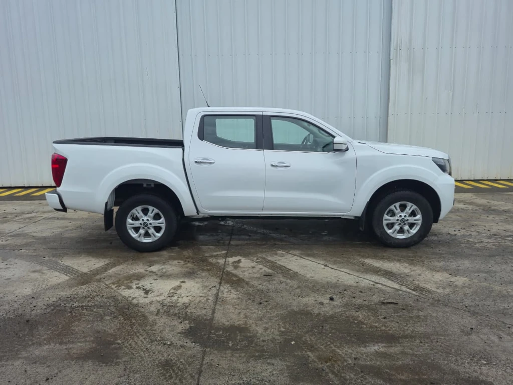 Nissan Navara Navara Xe 2.3 Mt 4x2 año 2023