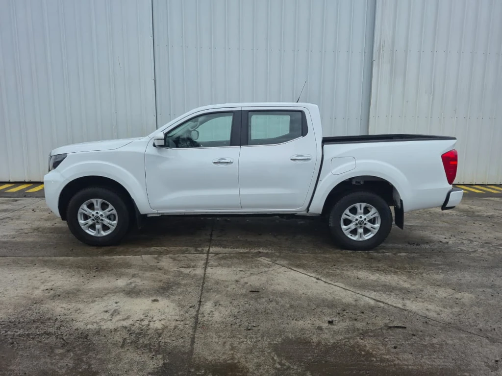 Nissan Navara Navara Xe 2.3 Mt 4x2 año 2023