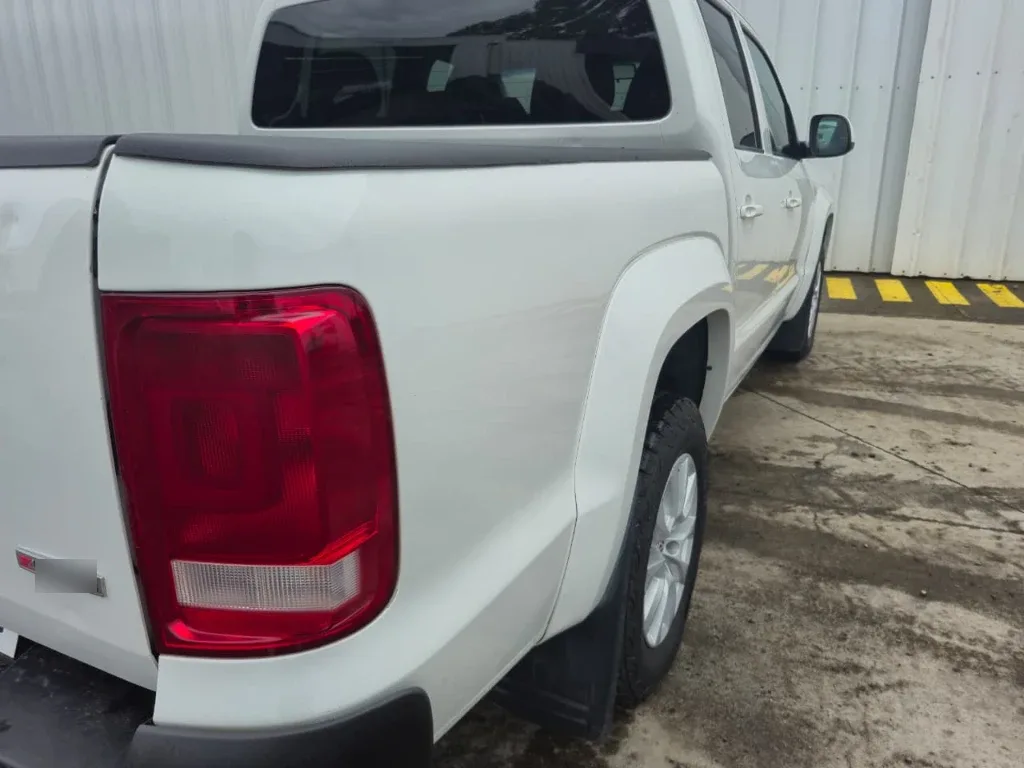 Volkswagen Amarok Dcab Tdi 4x4 Trendline 2.0 año 2023