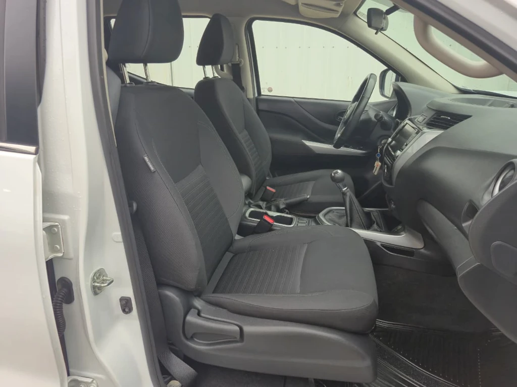 Nissan Navara Navara Xe 2.3 Mt 4x2 año 2023