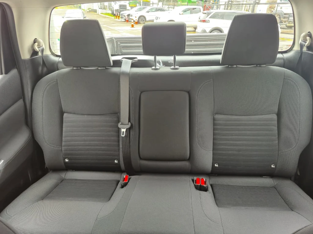Nissan Navara Navara Xe 2.3 Mt 4x2 año 2023
