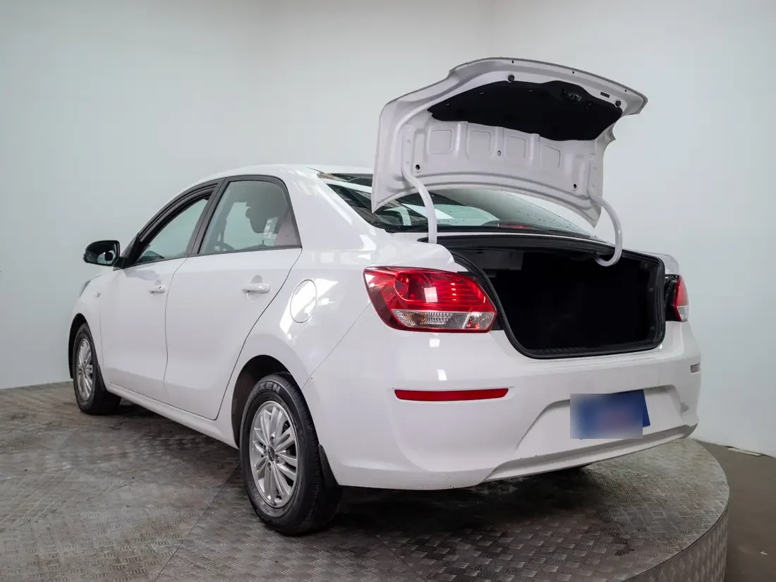 Kia Soluto Soluto 1.4 Lx Ac Mt año 2024