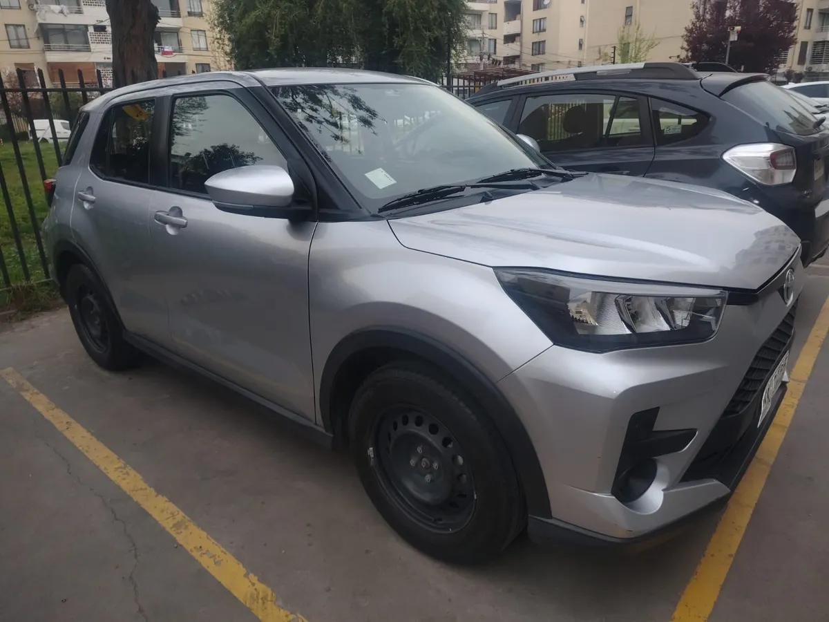 TOYOTA RAIZE 1.2 E Cvt At año 2023