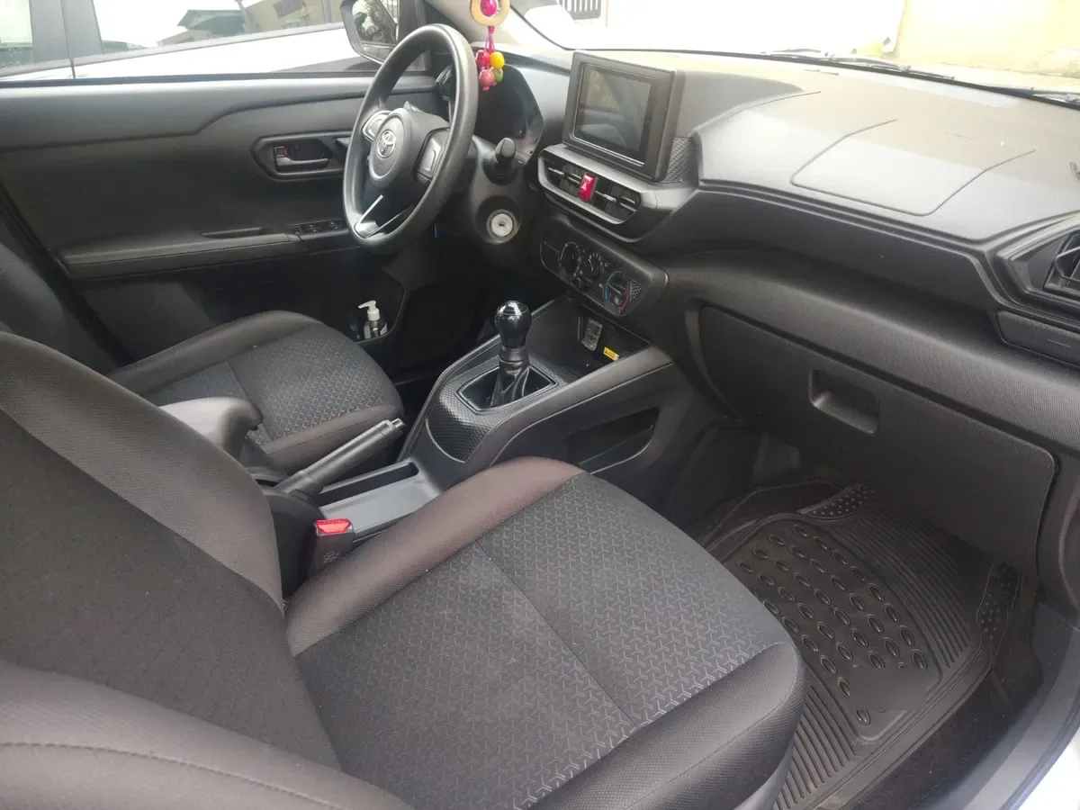 TOYOTA RAIZE 1.2 E Cvt At año 2023