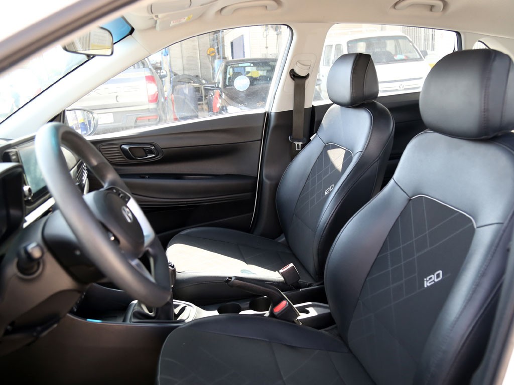 Hyundai I20 Mt 1.4 año 2025