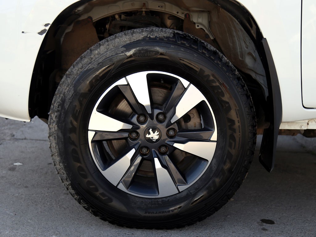 Peugeot Landtrek Mt 1.9 Diesel año 2023