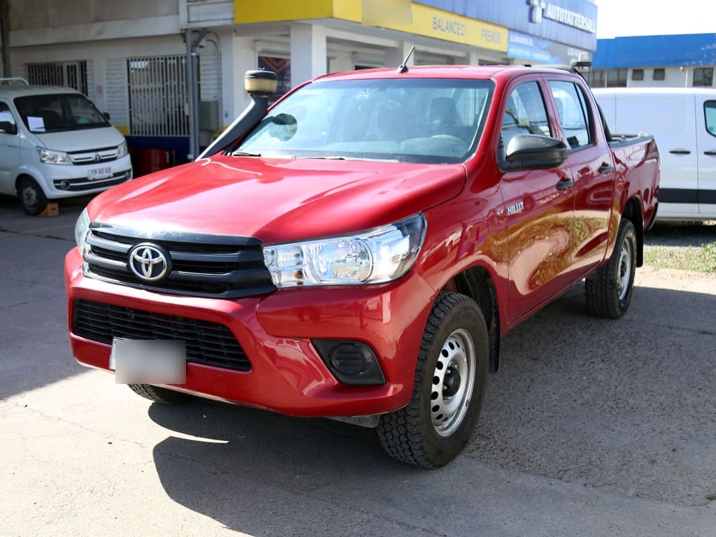 Toyota Hilux Dcab Mt 4x4 2.4 año 2024