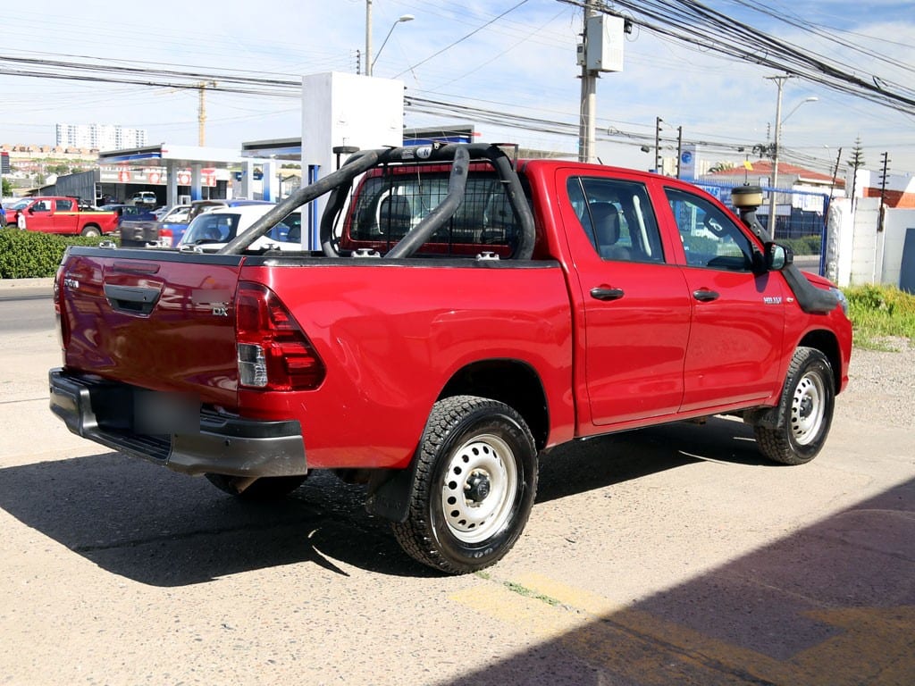 Toyota Hilux Dcab Mt 4x4 2.4 año 2024