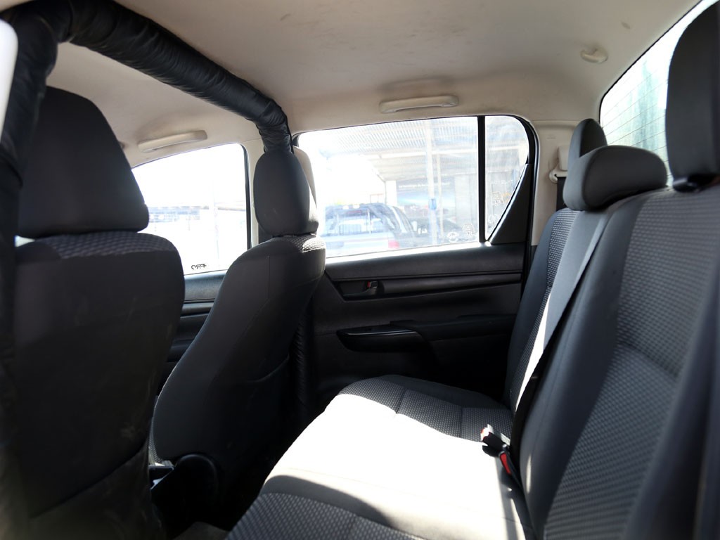 Toyota Hilux Dcab Mt 4x4 2.4 año 2024