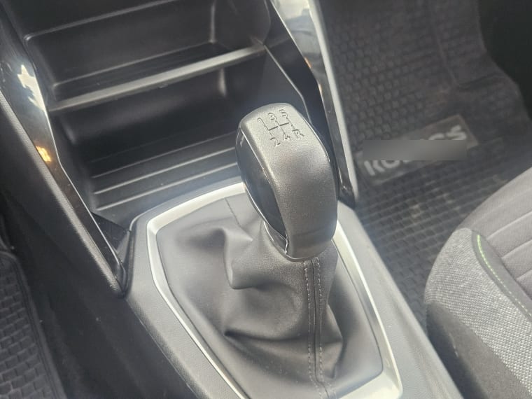 Peugeot 208 Puretech 4x2 1.2 año 2025