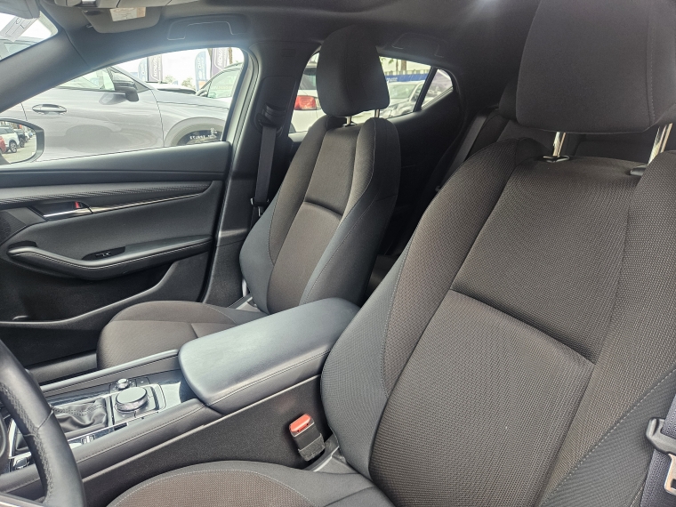 Mazda 3 2.0 Sport Core At año 2024