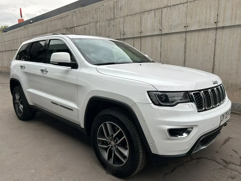 Jeep Grand Cherokee 3.6 Limited Lx 4x4 At 5p año 2018