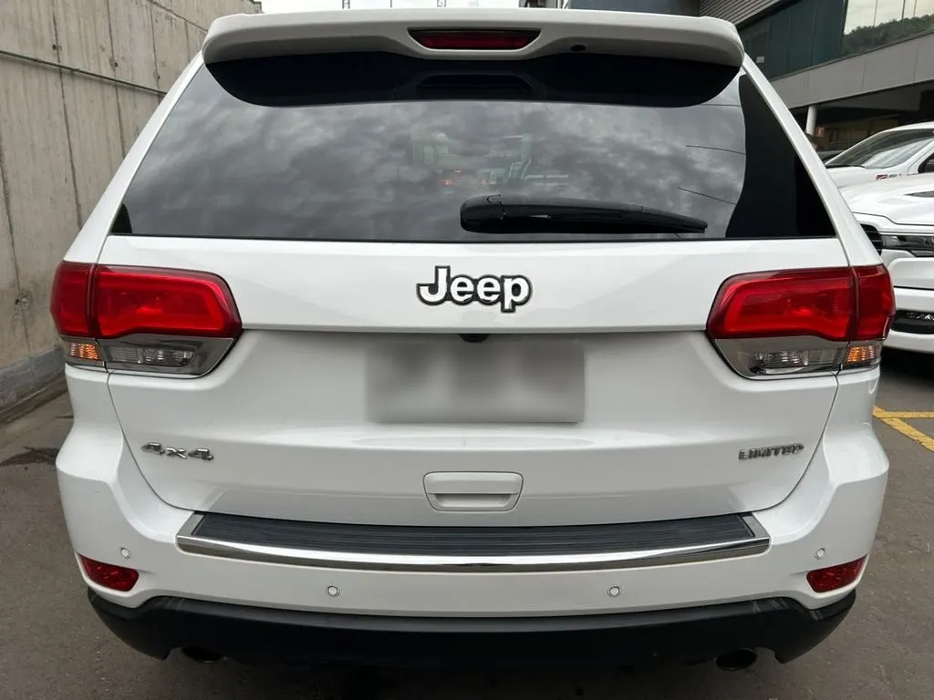 Jeep Grand Cherokee 3.6 Limited Lx 4x4 At 5p año 2018