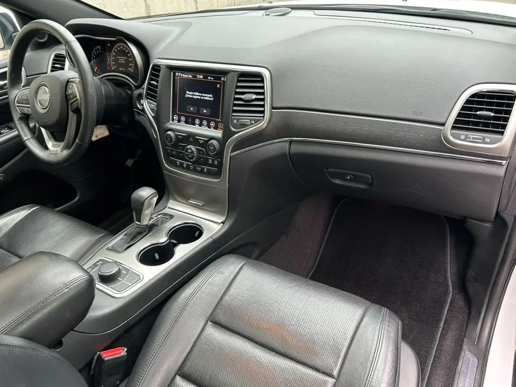Jeep Grand Cherokee 3.6 Limited Lx 4x4 At 5p año 2018