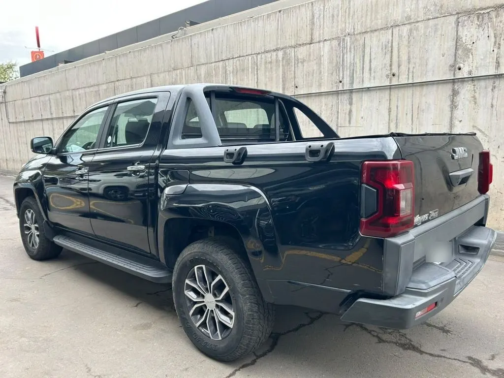 JMC Vigus 2.4 Plus Diesel 4x2 Euro5 Mt 4p año 2023