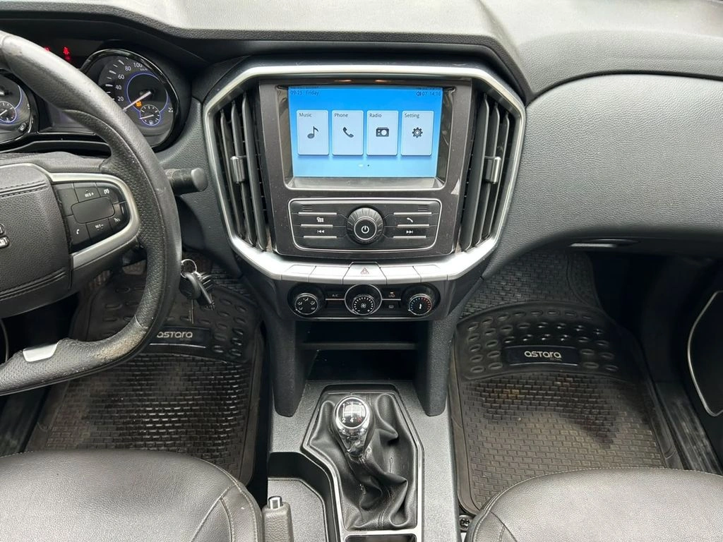 JMC Vigus 2.4 Plus Diesel 4x2 Euro5 Mt 4p año 2023