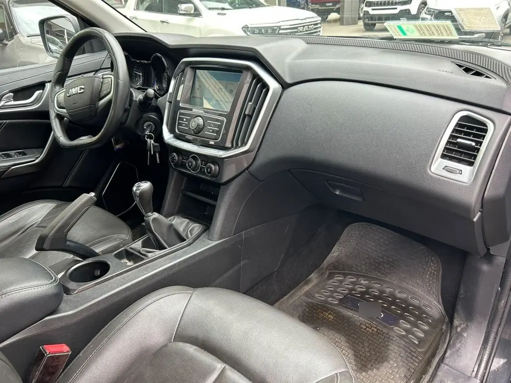 JMC Vigus 2.4 Plus Diesel 4x2 Euro5 Mt 4p año 2023
