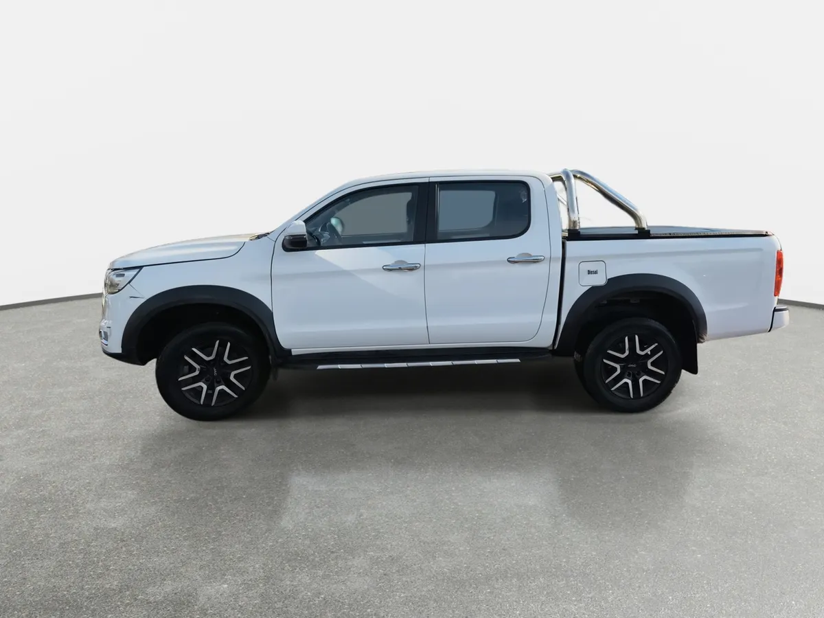 JAC T8 2.0 Comfort 4x2 Diesel Mt 4p año 2022