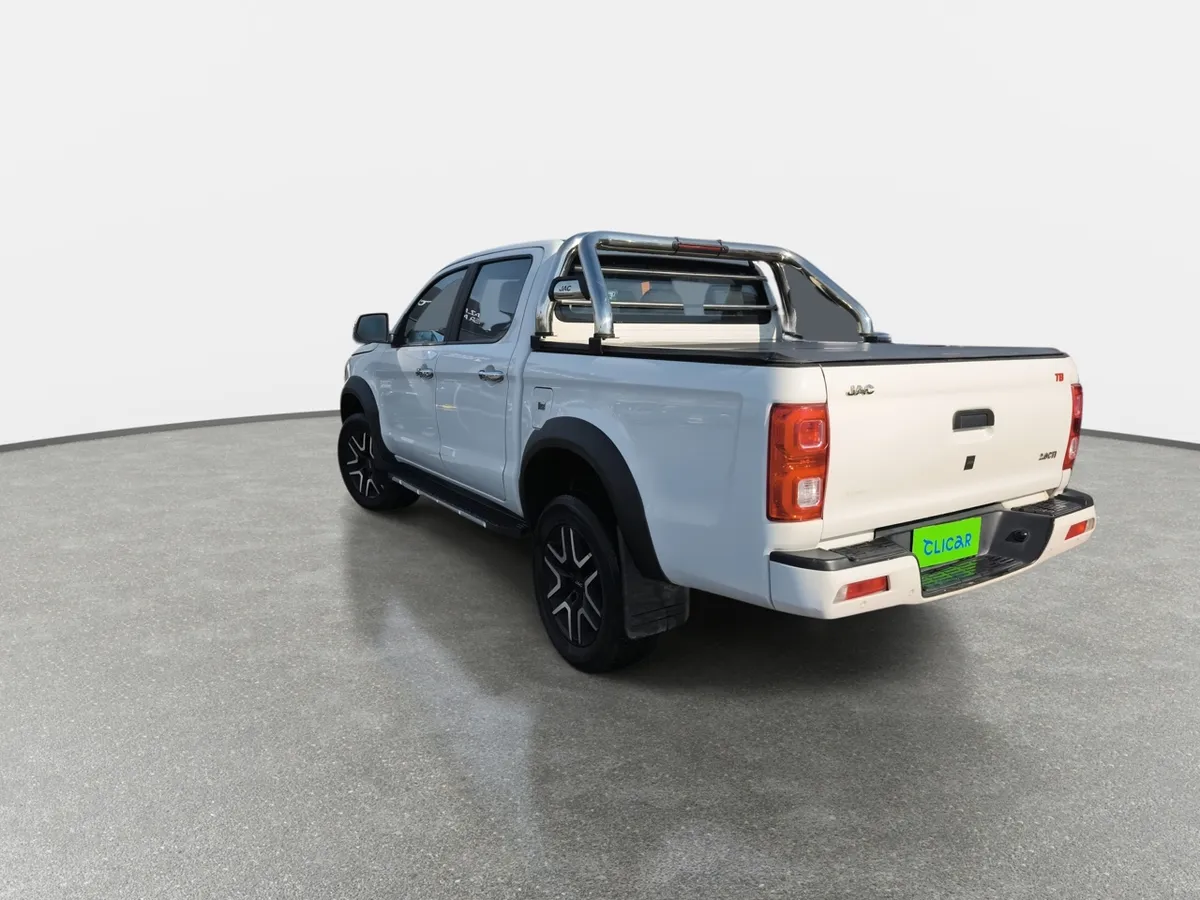 JAC T8 2.0 Comfort 4x2 Diesel Mt 4p año 2022