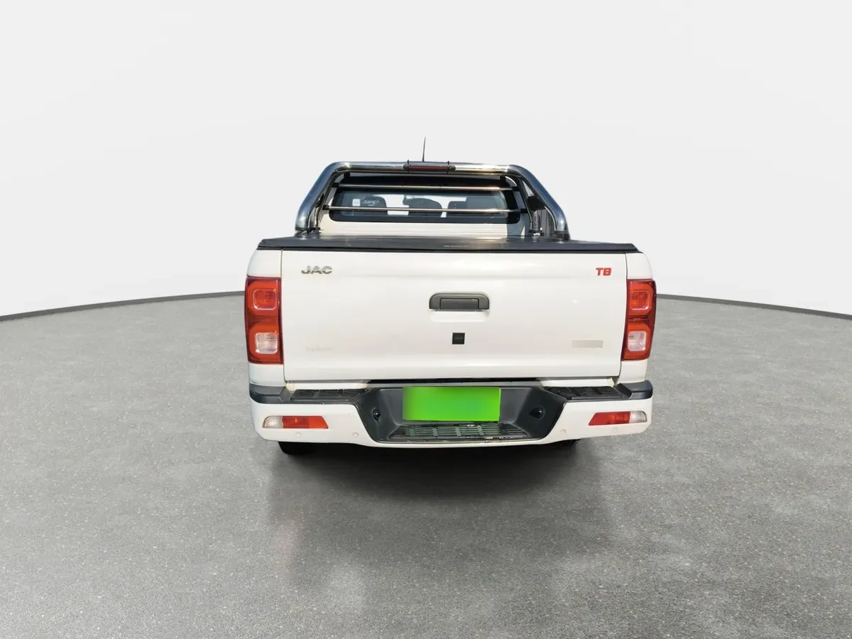 JAC T8 2.0 Comfort 4x2 Diesel Mt 4p año 2022