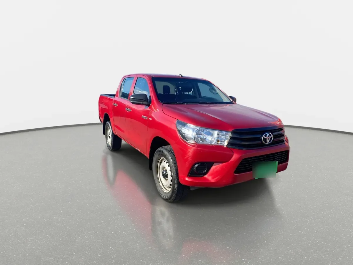 Toyota Hilux 2.4 Dx Diesel 4x2 Dob. Cab. Mt 4p año 2023