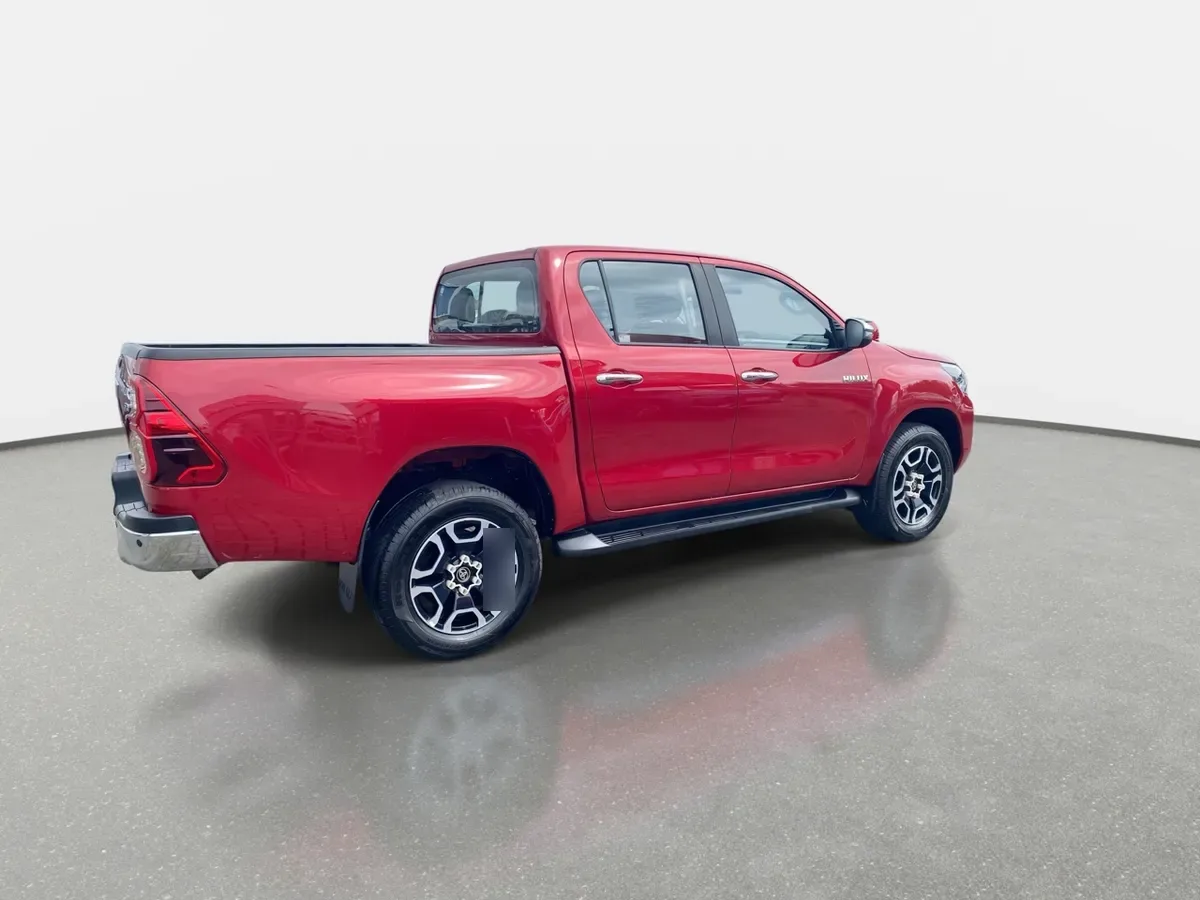 Toyota Hilux 2.8 Srv Diesel 4x4 Dob. Cab. At 4p año 2024