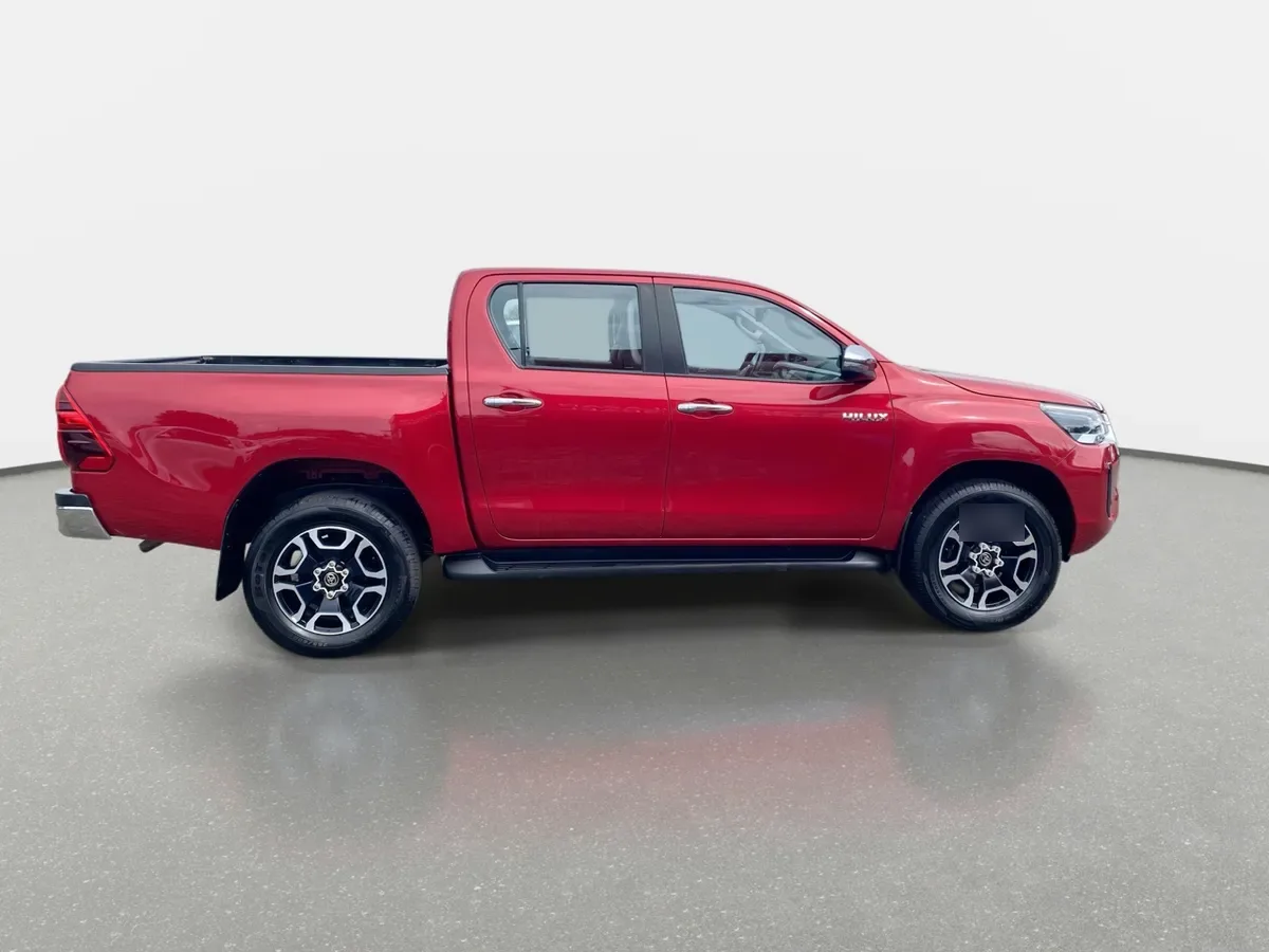 Toyota Hilux 2.8 Srv Diesel 4x4 Dob. Cab. At 4p año 2024