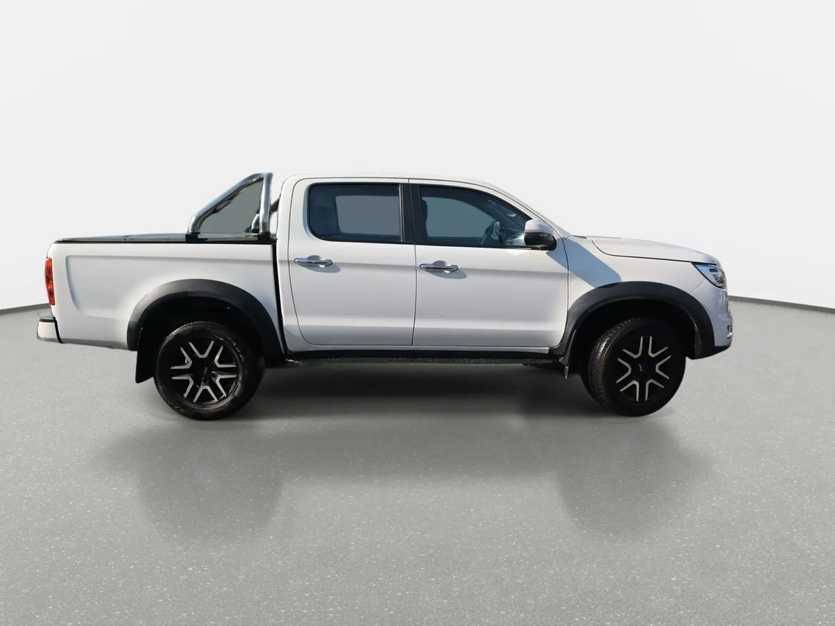 JAC T8 2.0 Comfort 4x2 Diesel Mt 4p año 2022