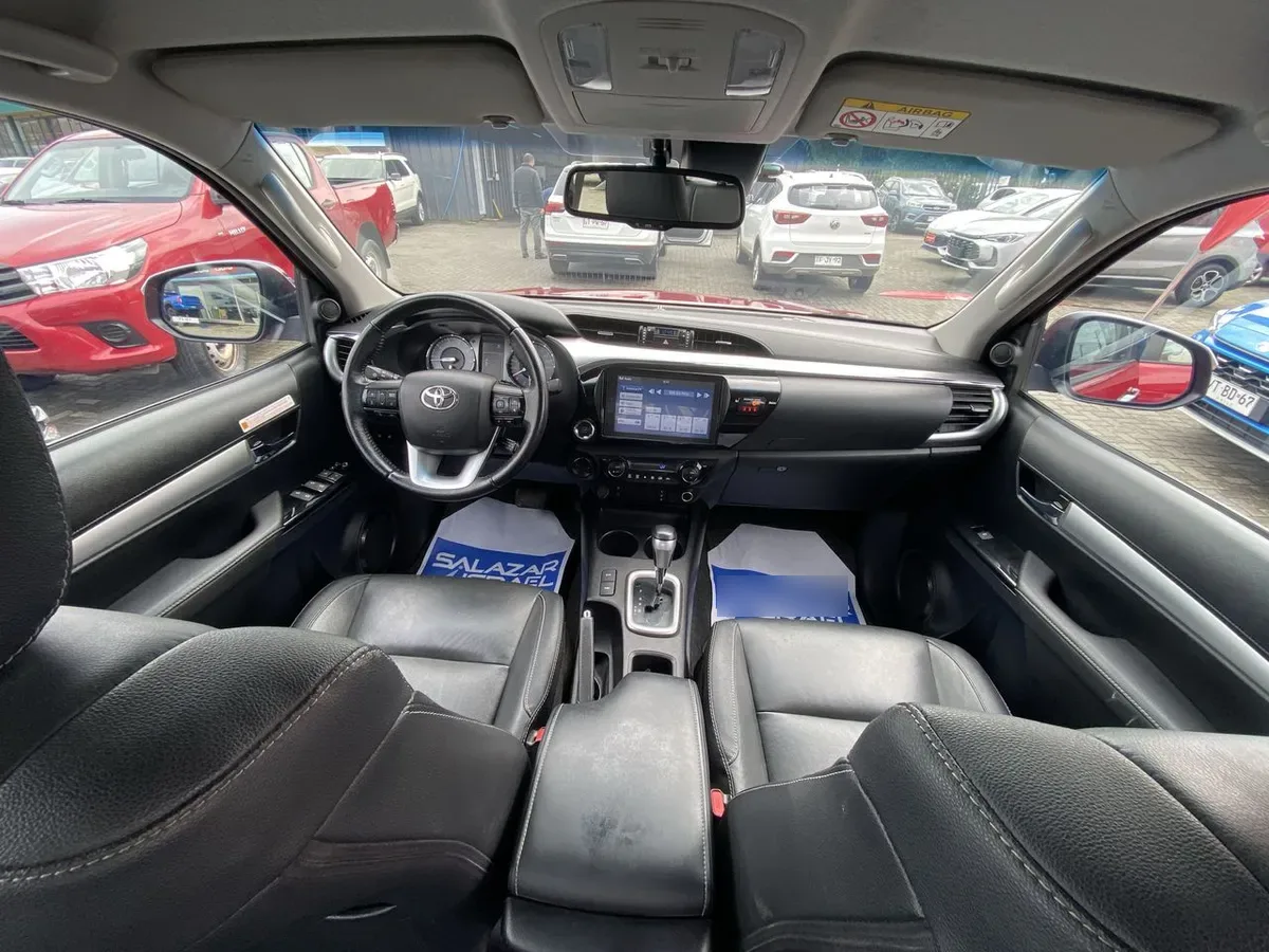 Toyota Hilux 2.8 Srv Diesel 4x4 Dob. Cab. At 4p año 2024