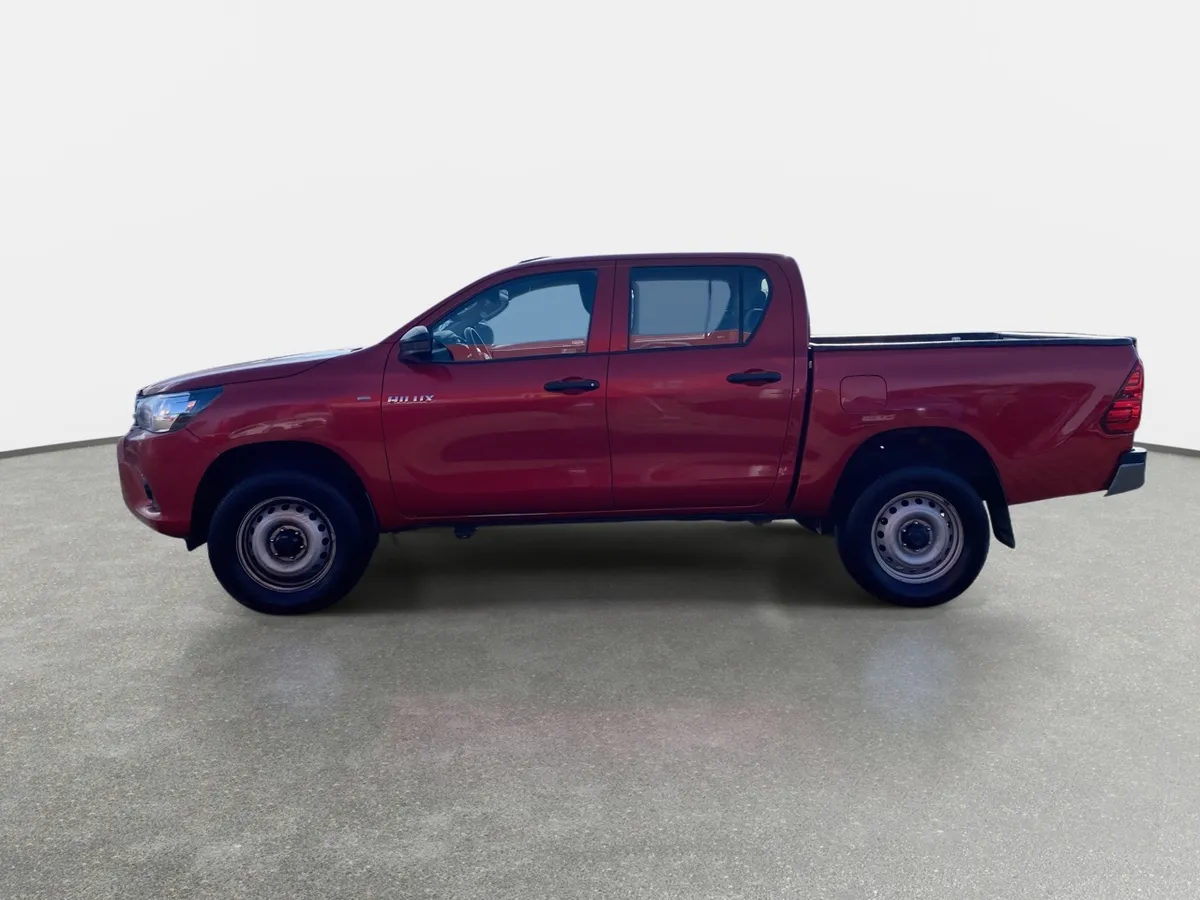 Toyota Hilux 2.4 Dx Diesel 4x2 Dob. Cab. Mt 4p año 2023