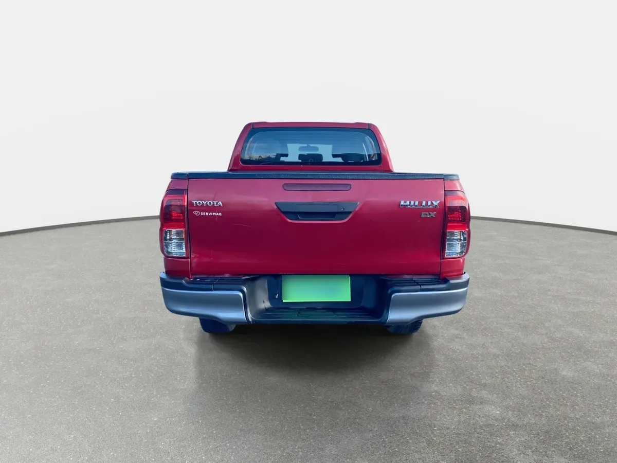 Toyota Hilux 2.4 Dx Diesel 4x2 Dob. Cab. Mt 4p año 2023