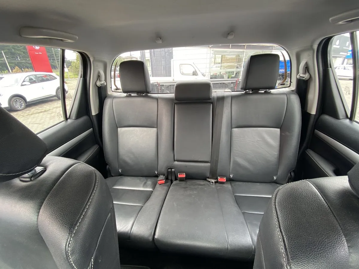 Toyota Hilux 2.8 Srv Diesel 4x4 Dob. Cab. At 4p año 2024