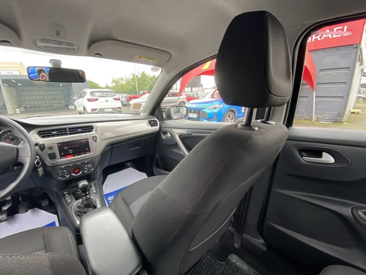 Citroen C-Elysee 1.5 Feel Pack Hdi Diesel 4x2 100 Bvm Mt 4p año 2024