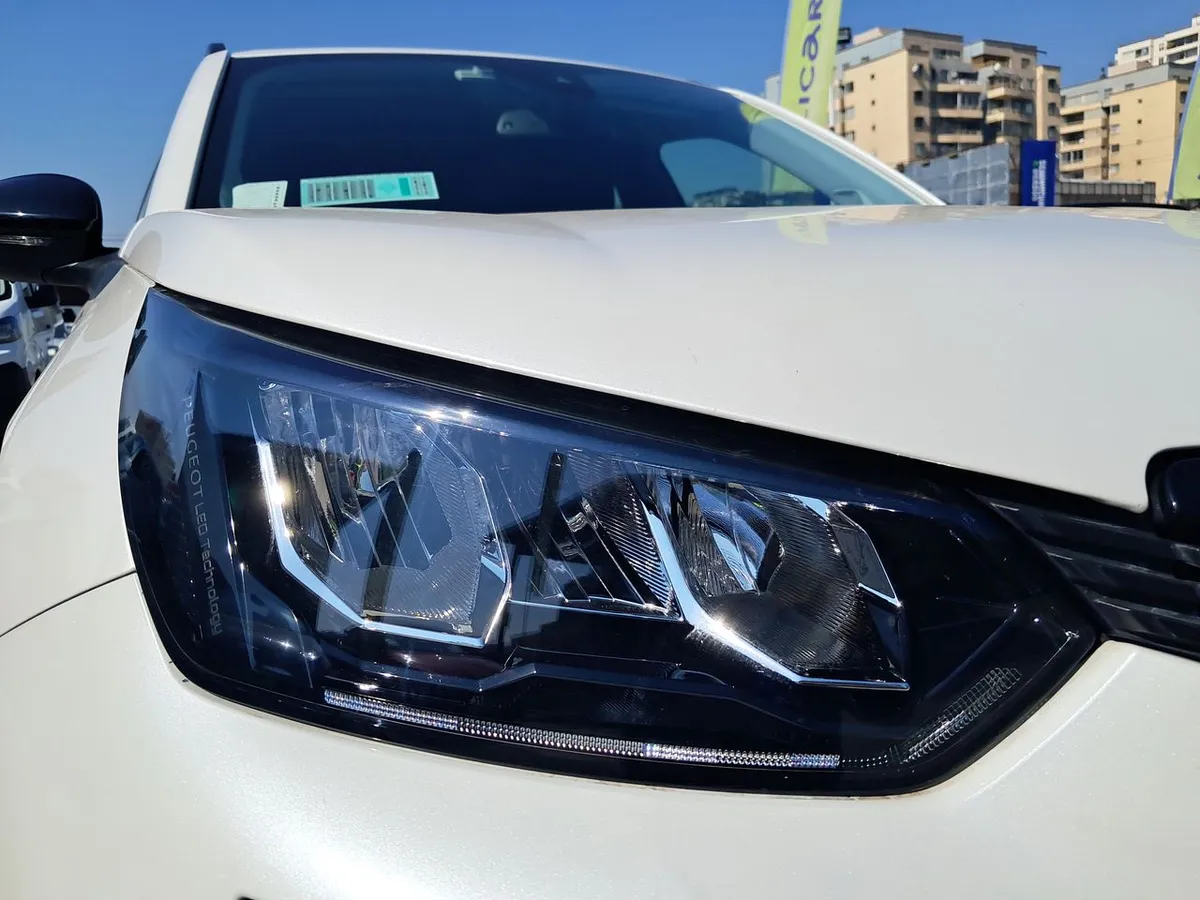 Peugeot 2008 1.2 Active Puretech 130 4x2 Mt 5p año 2022