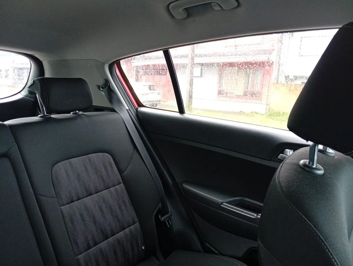 Kia Sportage 2.0 Lx 2wd 6mt 5p año 2020