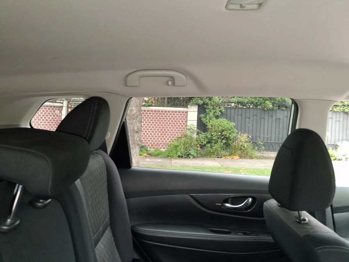 Nissan X-Trail 2.5 Sense 4x2 2row Cvt At 5p año 2023