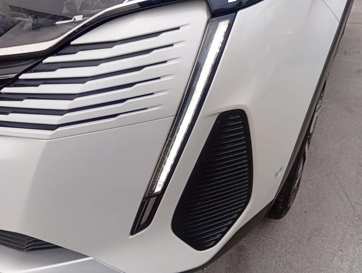 Peugeot 3008 1.5 Allure Pack Bluehdi 130 4x2 Eat8 5p año 2024
