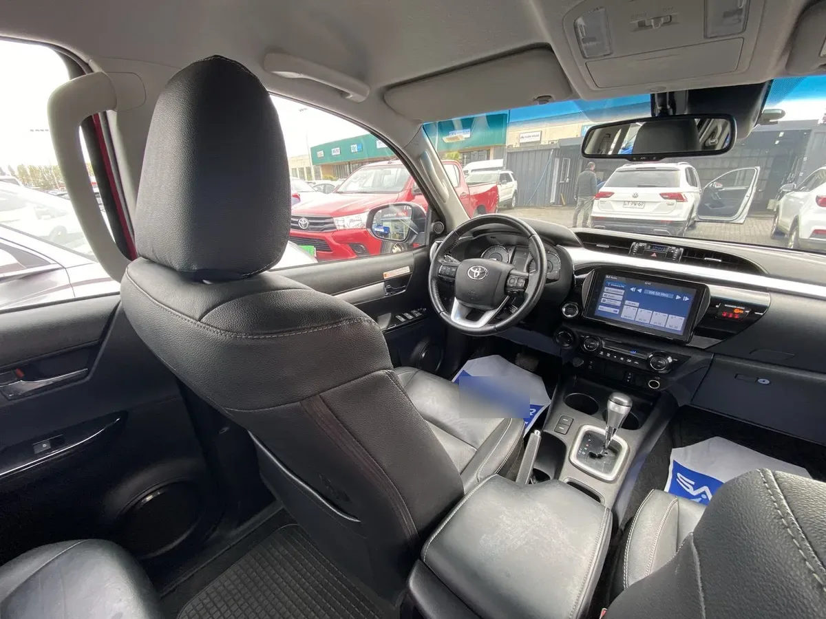 Toyota Hilux 2.8 Srv Diesel 4x4 Dob. Cab. At 4p año 2024