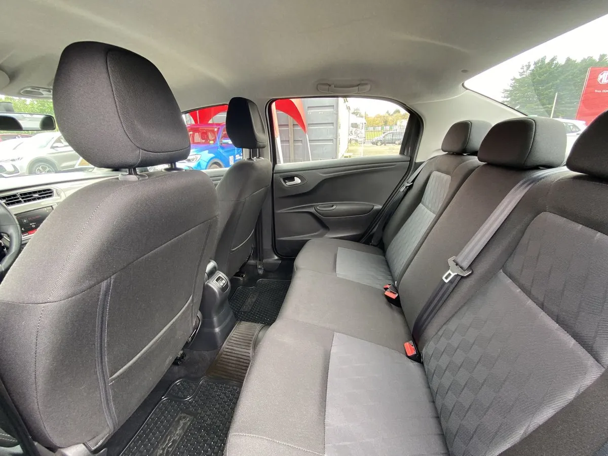 Citroen C-Elysee 1.5 Feel Pack Hdi Diesel 4x2 100 Bvm Mt 4p año 2024
