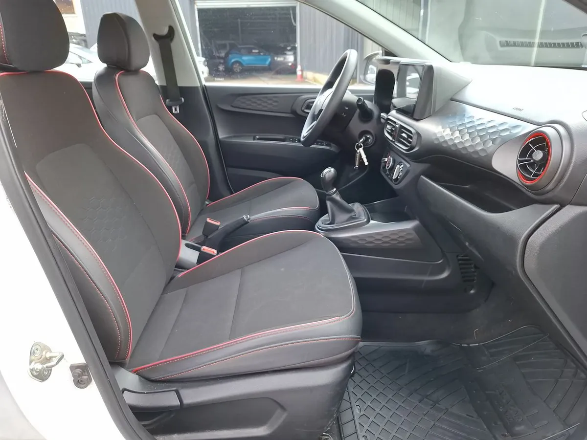 Hyundai Grand I10 1.2 Plus 4x2 Hb Mt 5p año 2024
