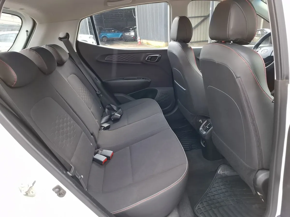 Hyundai Grand I10 1.2 Plus 4x2 Hb Mt 5p año 2024